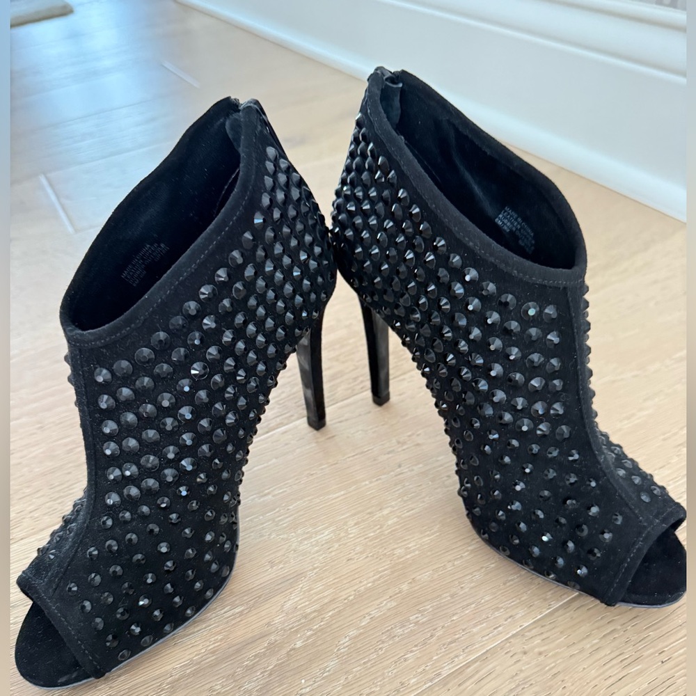 Michael Kors Dani Embellished
Open-Toe heels